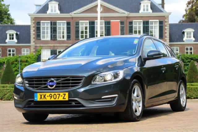 Volvo V60 (2018) thumbnail 1