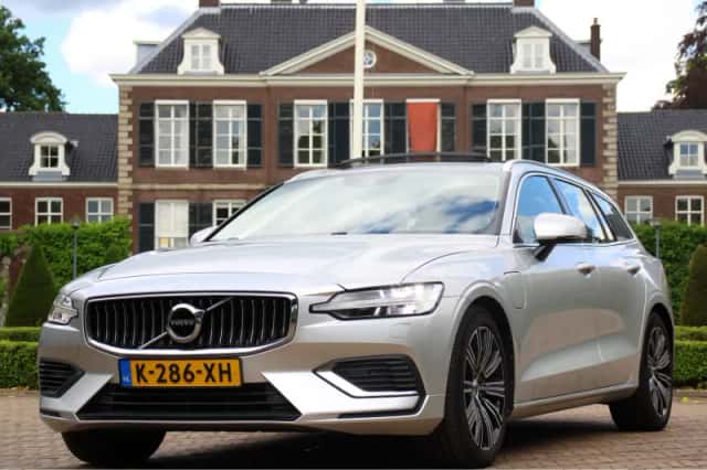 Volvo V60 (2019) thumbnail 1