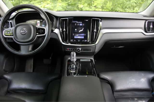 Volvo V60 (2019) thumbnail 5
