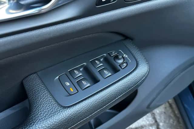 Volvo V60 (2021) thumbnail 11