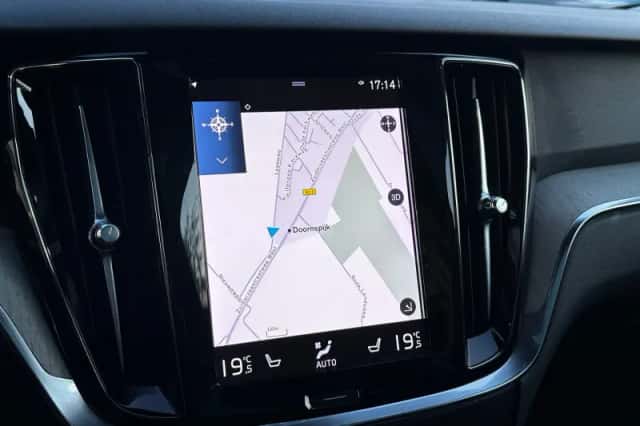 Volvo V60 (2021) thumbnail 17