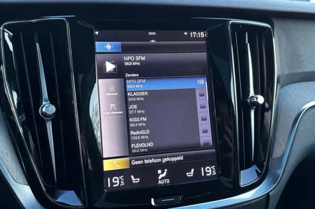 Volvo V60 (2021) thumbnail 18