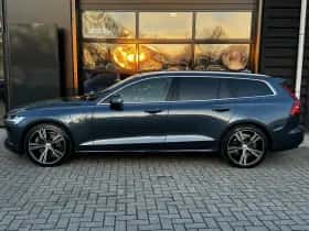 Volvo V60 (2021) thumbnail 3