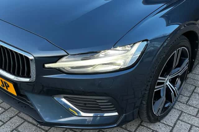 Volvo V60 (2021) thumbnail 32