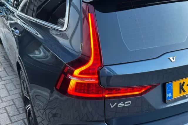 Volvo V60 (2021) thumbnail 36