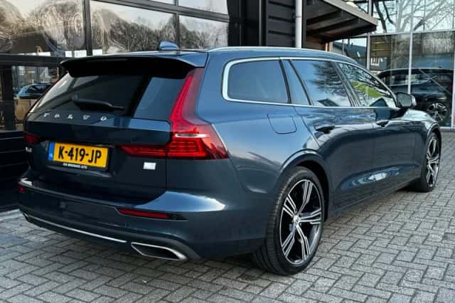 Volvo V60 (2021) thumbnail 6