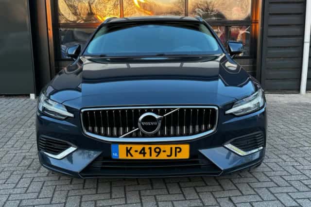 Volvo V60 (2021) thumbnail 9