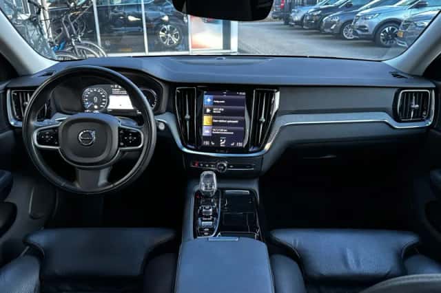 Volvo V60 (2021) thumbnail 10