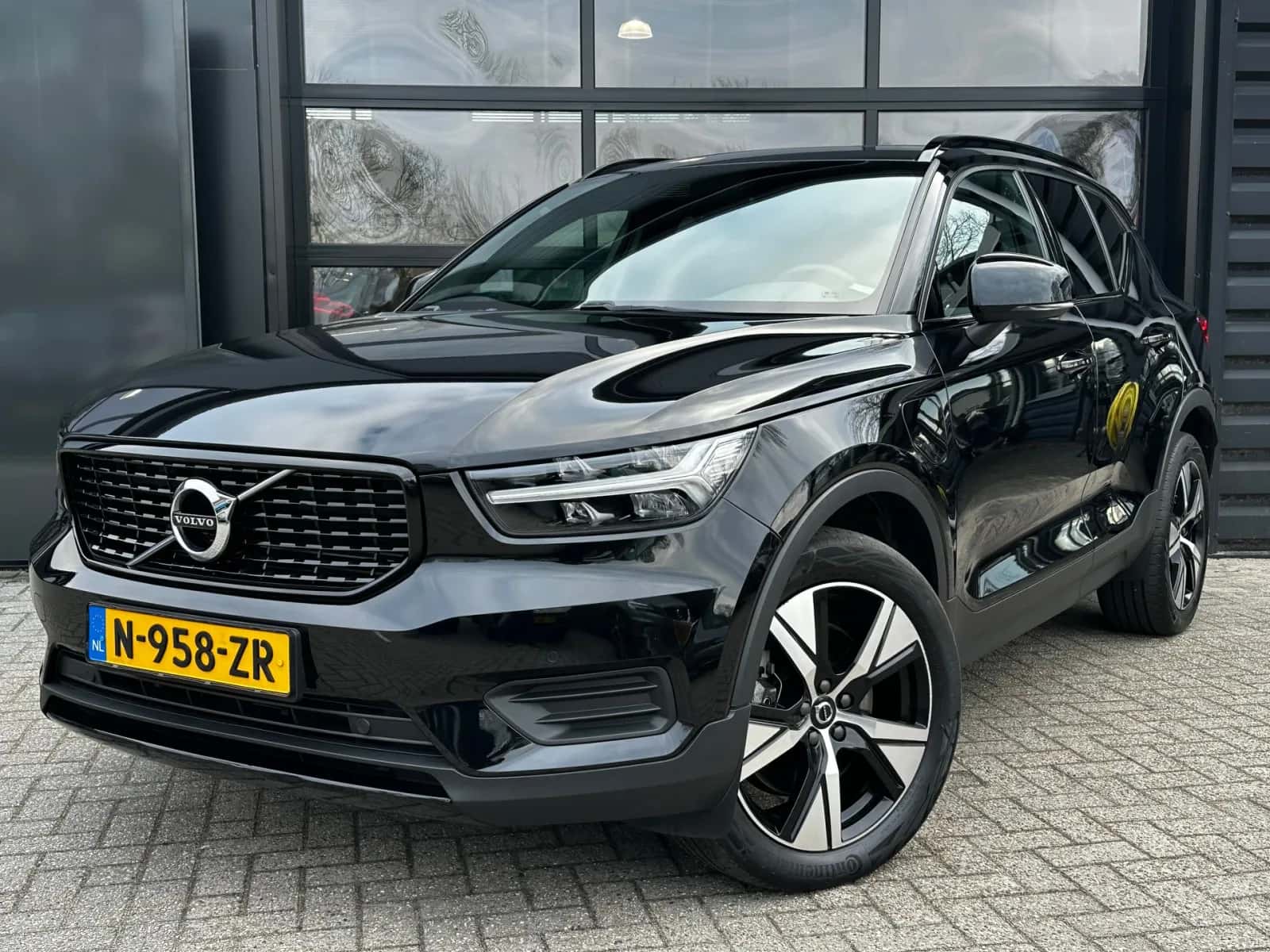 Volvo XC40 (2022) — foto 1