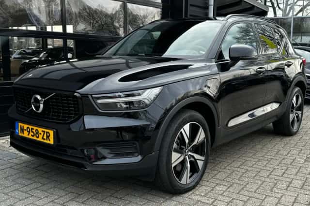 Volvo XC40 (2022) thumbnail 2