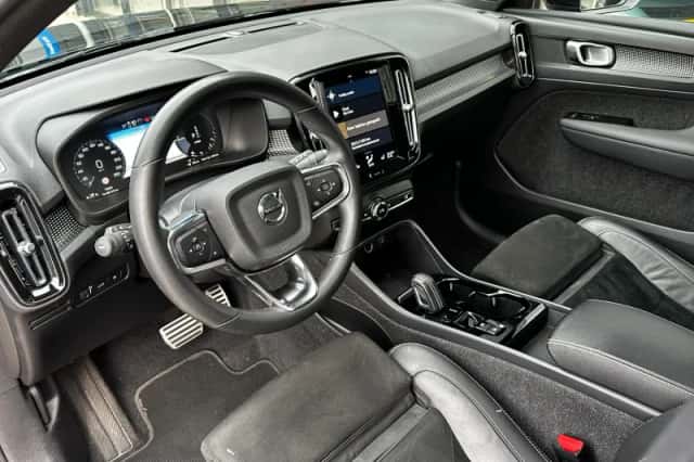 Volvo XC40 (2022) thumbnail 11