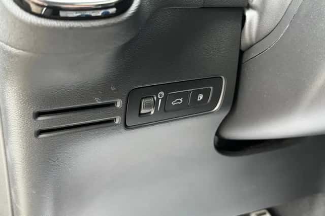 Volvo XC40 (2022) thumbnail 13