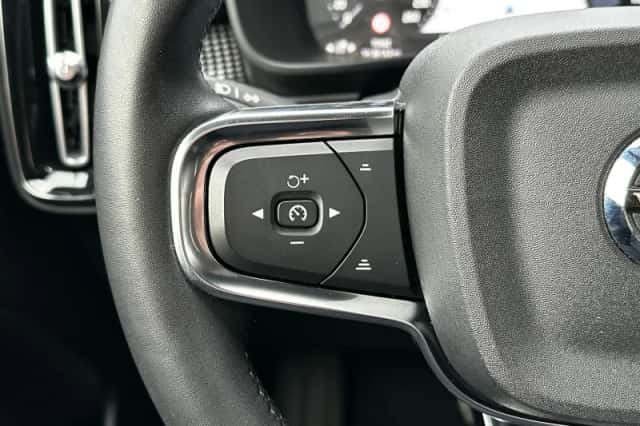 Volvo XC40 (2022) thumbnail 14