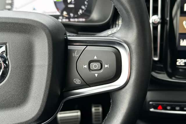 Volvo XC40 (2022) thumbnail 16