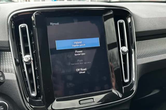 Volvo XC40 (2022) thumbnail 23