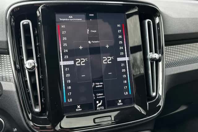Volvo XC40 (2022) thumbnail 24
