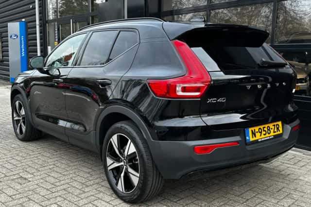 Volvo XC40 (2022) thumbnail 4