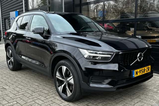 Volvo XC40 (2022) thumbnail 8