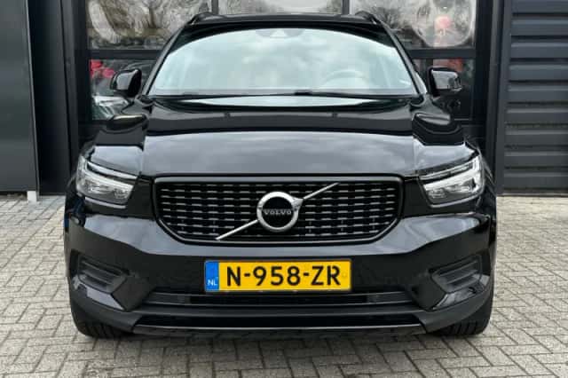Volvo XC40 (2022) thumbnail 9