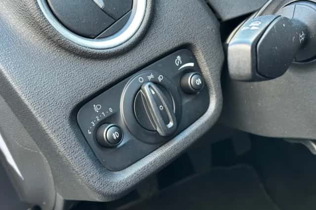 Ford Fiesta (2017) thumbnail 12