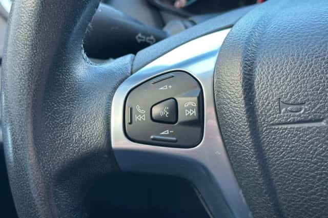 Ford Fiesta (2017) thumbnail 13