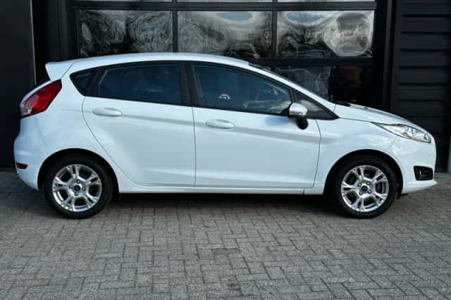 Ford Fiesta (2017) thumbnail 7