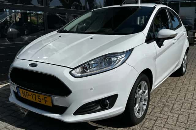 Ford Fiesta (2017) thumbnail 2
