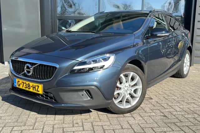 Volvo V40 (2019) thumbnail 1