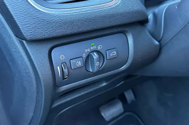 Volvo V40 (2019) thumbnail 12
