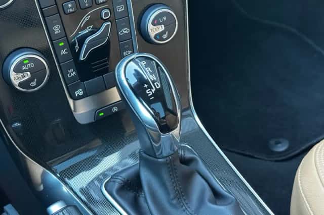 Volvo V40 (2019) thumbnail 24