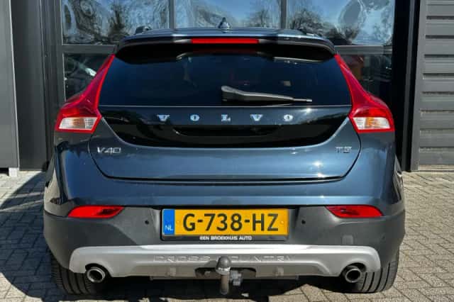 Volvo V40 (2019) thumbnail 5