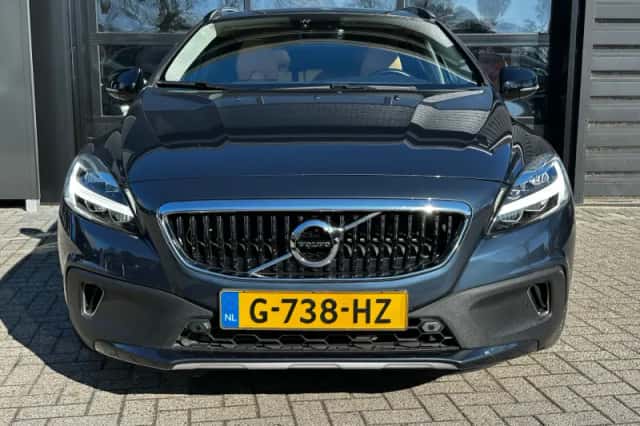 Volvo V40 (2019) thumbnail 9