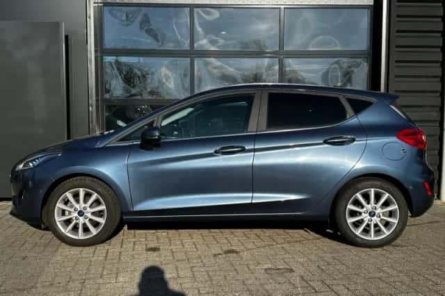 Ford Fiesta (2021) thumbnail 3