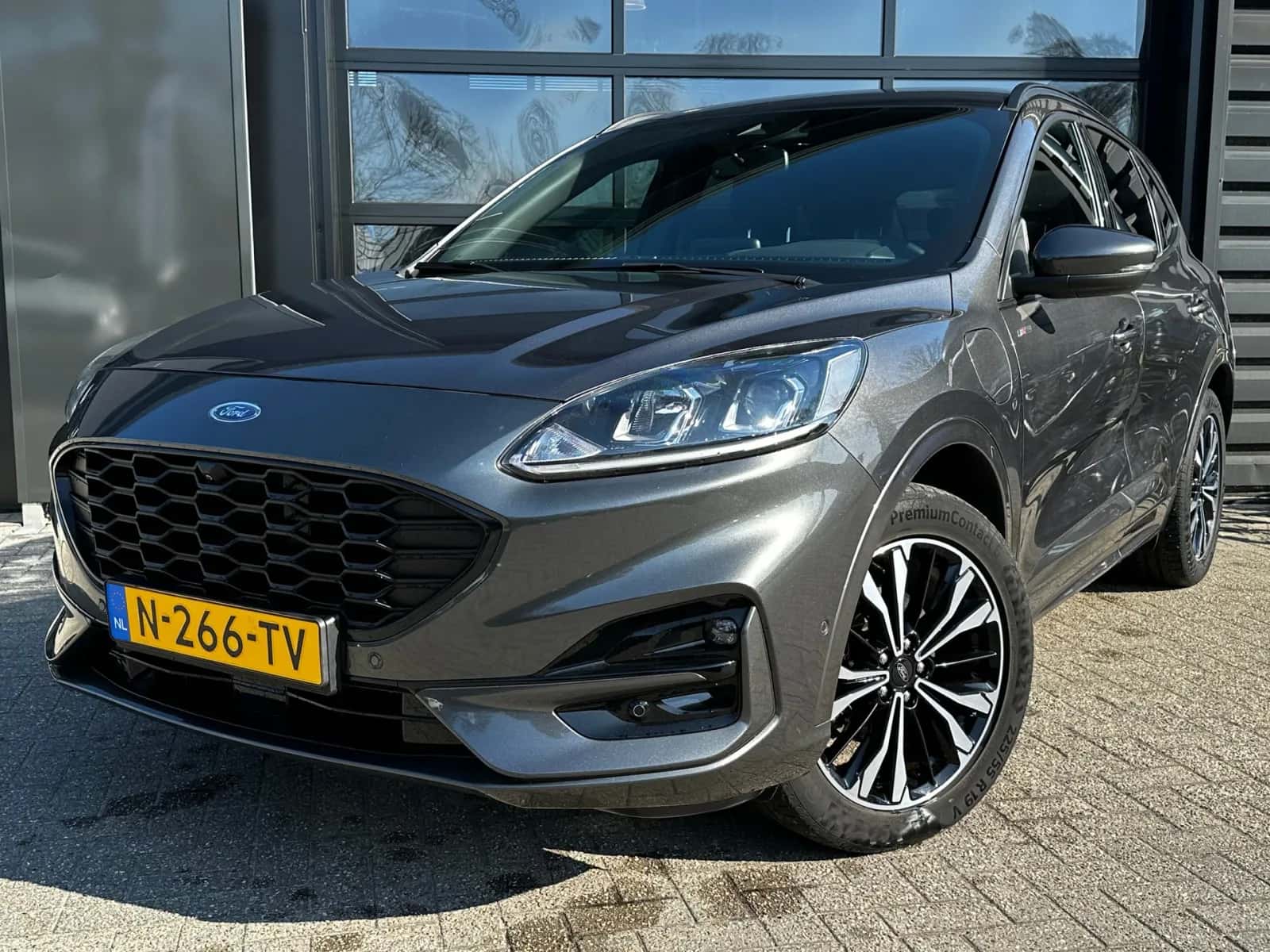 Ford Kuga (2022) — foto 1