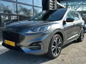 Ford Kuga (2022) thumbnail 2
