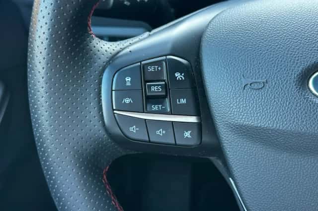 Ford Kuga (2022) thumbnail 13