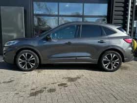 Ford Kuga (2022) thumbnail 3