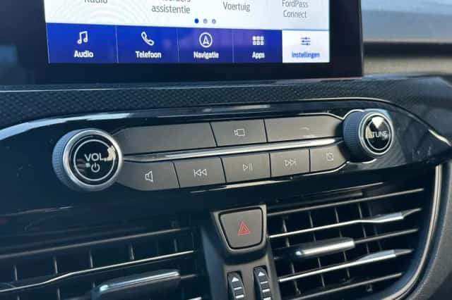 Ford Kuga (2022) thumbnail 23