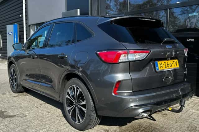 Ford Kuga (2022) thumbnail 4