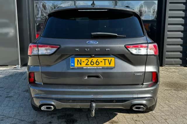 Ford Kuga (2022) thumbnail 5