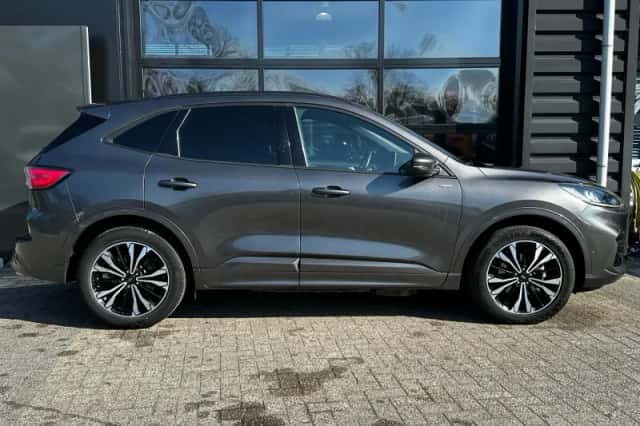 Ford Kuga (2022) thumbnail 7