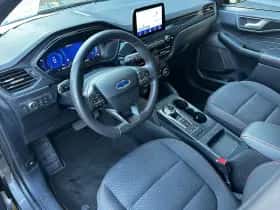 Ford Kuga (2022) thumbnail 10