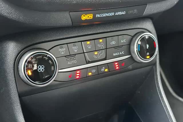 Ford Fiesta (2021) thumbnail 23