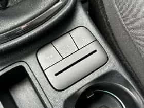 Ford Fiesta (2021) thumbnail 25