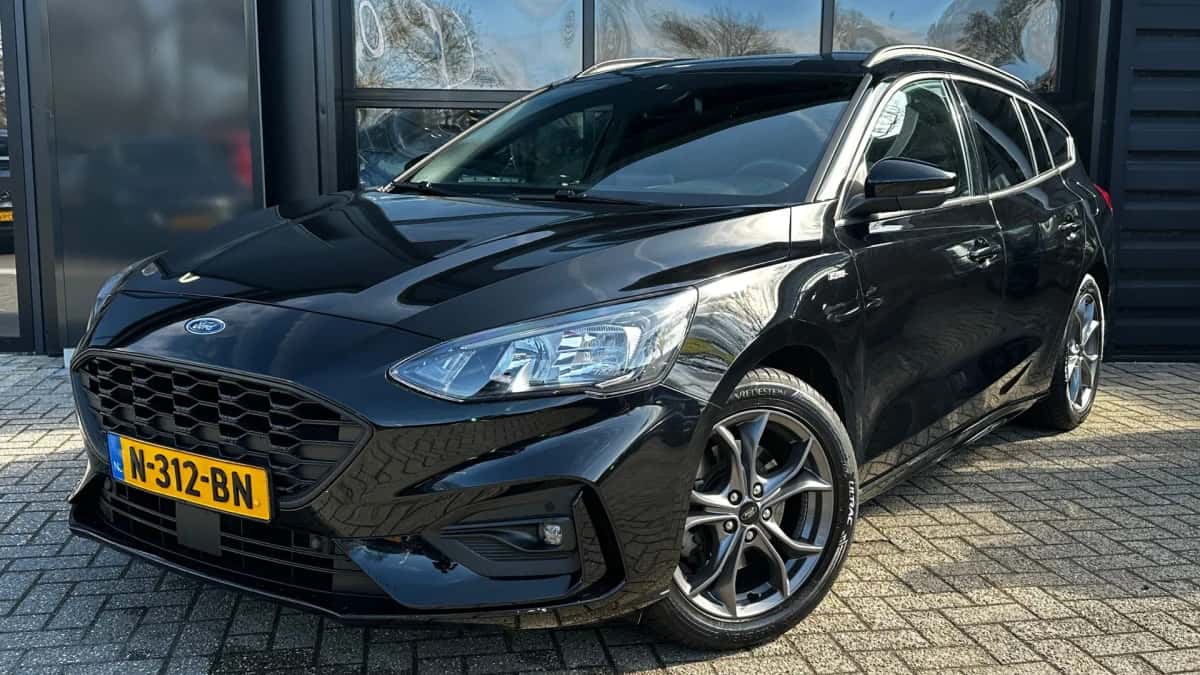 Ford Focus (2021) — foto 1