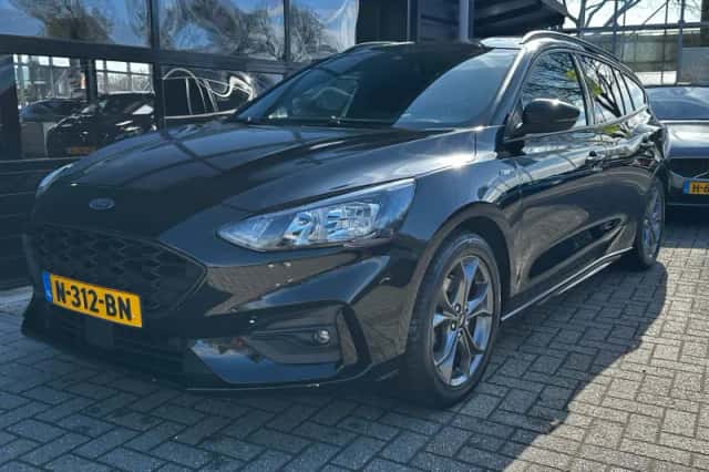 Ford Focus (2021) thumbnail 2