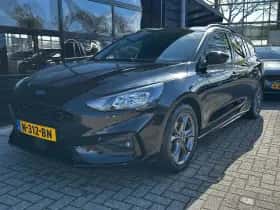 Ford Focus (2021) thumbnail 2