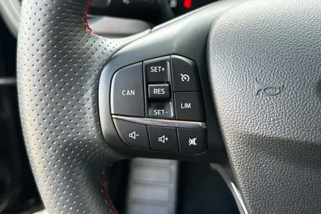 Ford Focus (2021) thumbnail 13