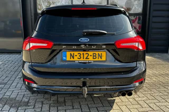 Ford Focus (2021) thumbnail 5