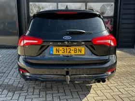 Ford Focus (2021) thumbnail 5